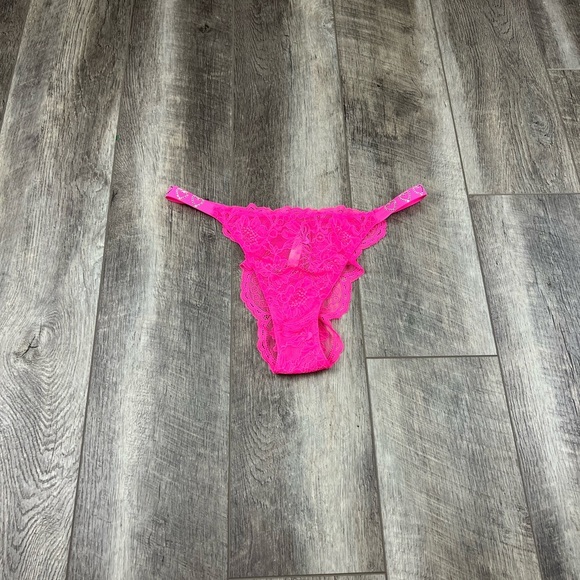 VS Pink Brazilian Lace Underwear‎ - Picture 1 of 10